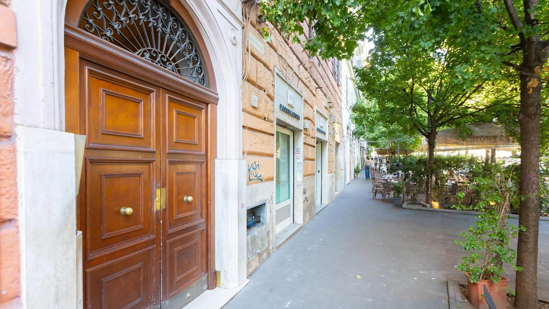 Khris Home Apartments - Trastevere - San Cosimato Rome Italy