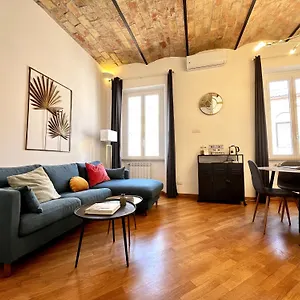 Appartement La Polveriera, Eleganti E Luminosi Vicino Al Colosseo, Rome